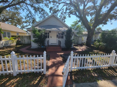 Single Room in 2 bed house in St. Petersburg Main Photo