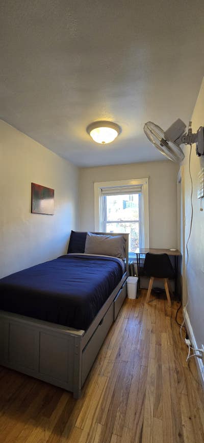 Fully-furnished room with all Utilities included Main Photo