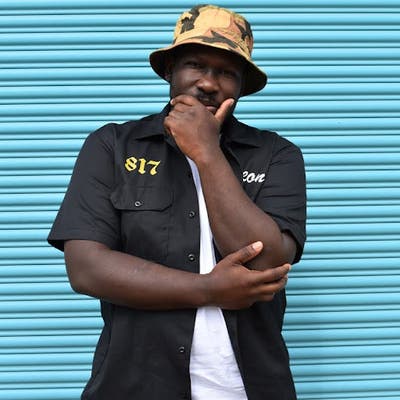 I would like room mate with chill people . An... Main Photo