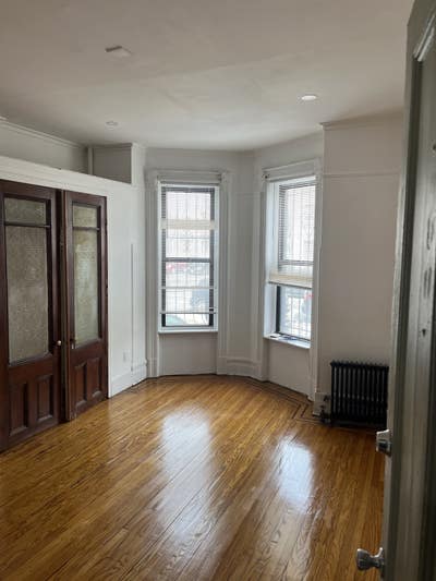 Studio for rent with Shared Kitchen and Bathroom Main Photo