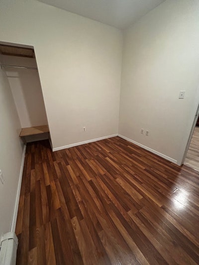 Looking for  Female Roommate Main Photo