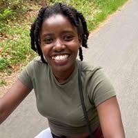 Professional Female seeks a large room Main Photo