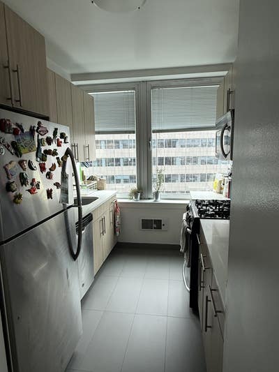 Room Available 4/15-7/30 Main Photo