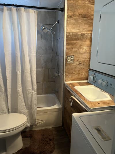 Room for rent Main Photo