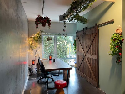 Next to Fashion institute in DTLA Main Photo