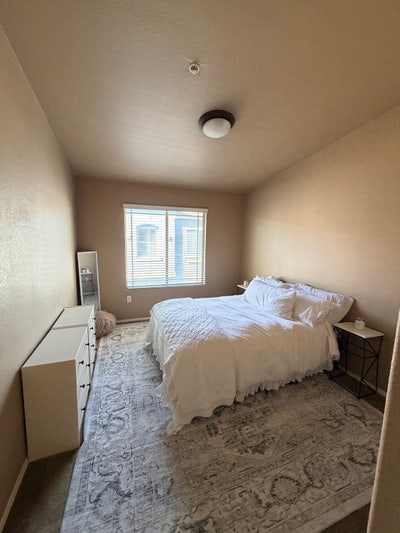 Private room with private bath attached Main Photo