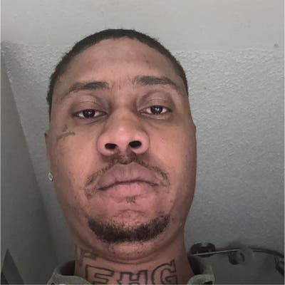 38 year old Male seeks a large room Main Photo