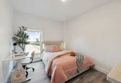 Furnished Private Room near USC Main Photo