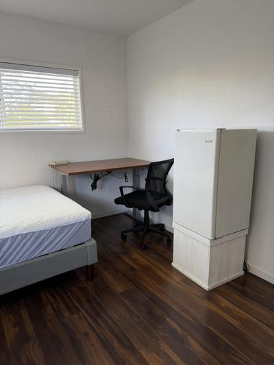 Furnished room  Main Photo