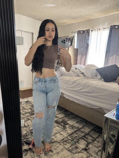 19 year old student needs room in Long Beach Main Photo