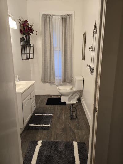 Clean room for Rent Main Photo