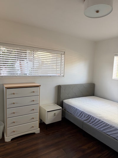 Room for rent Main Photo