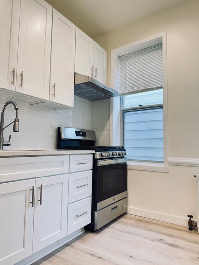 Renovated 1 bedroom Main Photo