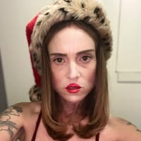 Woman looking for a room in Los Angeles now Main Photo