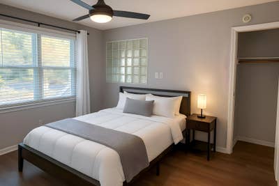 Peaceful, treelined retreat in the heart of Univer Main Photo