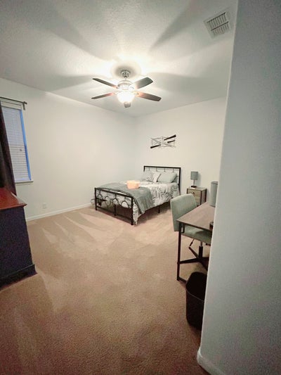 Cozy 1 Large Bedroom Room with walk_in closet for Main Photo