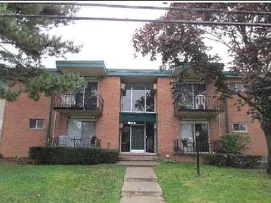 Looking for a female roommate Main Photo