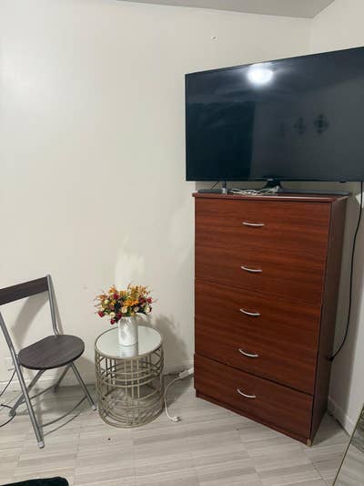 We rent rooms Main Photo