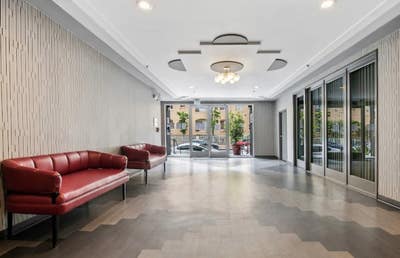 Room Available in Beautiful East Hollywood / Thai  Main Photo