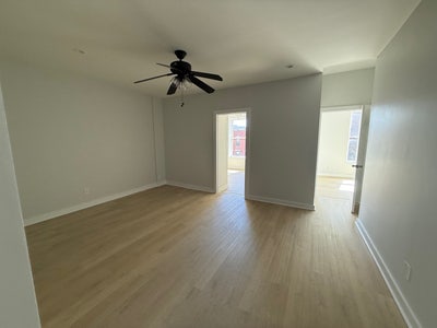 Prime LIC Rooms Available Main Photo