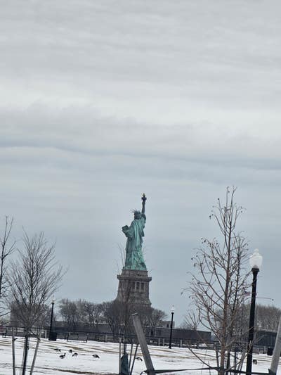 Room wanted in Near me Main Photo