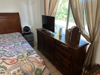 Room for rent in a home with a private entrance an Main Photo