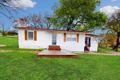 Charming Room for Rent in Peaceful Country Home Main Photo