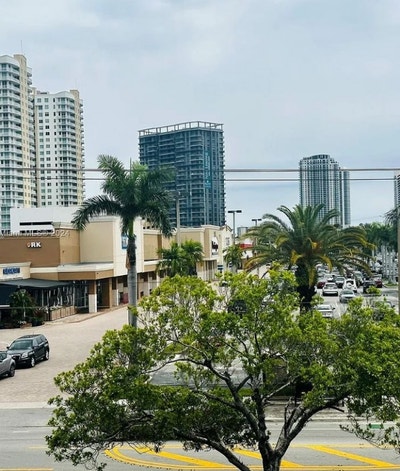 Modern Single Unit in Hallandale Beach_BedDen 1.5  Main Photo