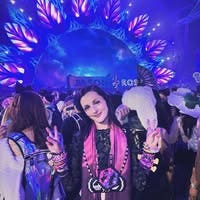 32 year old woman looking for a room now Main Photo