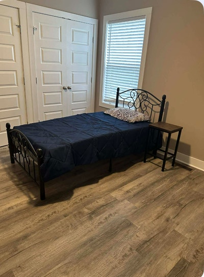 Shared Rooms Avaiable Main Photo