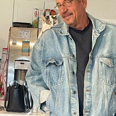 65 year old Male seeks a small or large room Main Photo