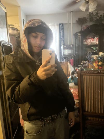 Professional Female seeks a small or large room Main Photo