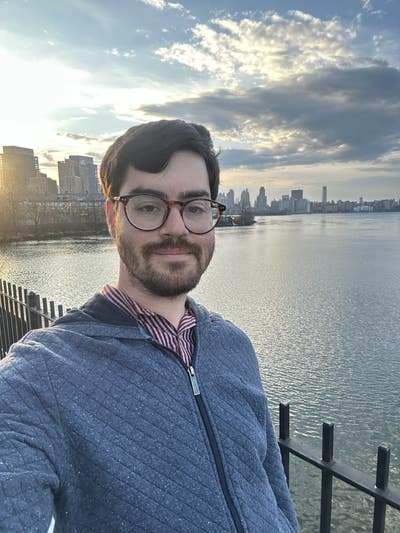 Room available in 4-bed in Ridgewood Main Photo