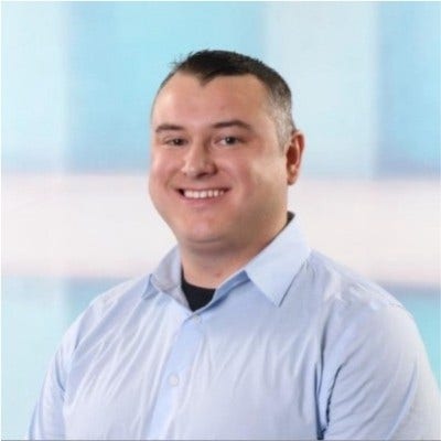 Working professional guy needs a place to stay. Main Photo