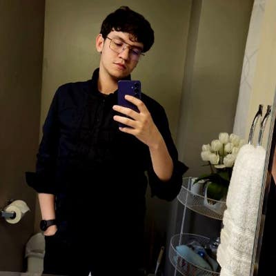 Professional Male seeks a small or large room Main Photo