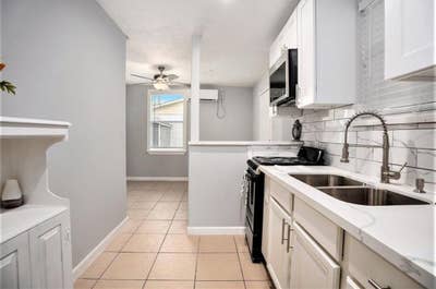 Newlyrenovated & homey 1 Bedroom Home.   Main Photo