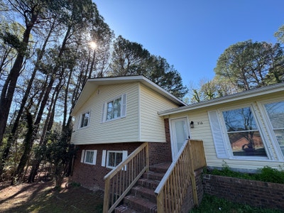 Generous rooms in Durham Main Photo