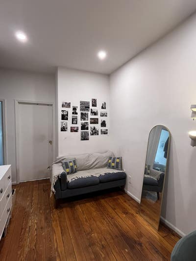 Sunny Room in Creative Greenpoint 2BR - Steps from Main Photo