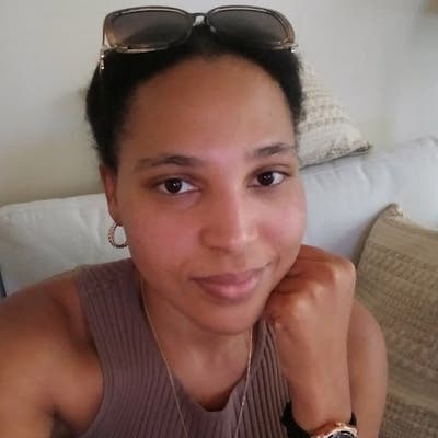 Professional Female seeks a small or large room Main Photo