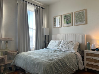 Private Room in Washington Heights Main Photo