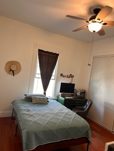 Large Bedroom  Main Photo