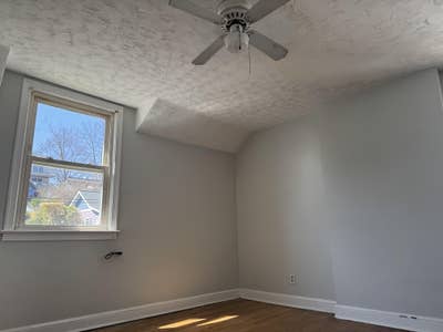 Large bedroom available in great Arlington neighbo Main Photo