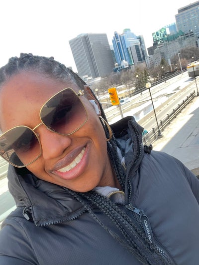 Professional Female seeks a small or large room Main Photo