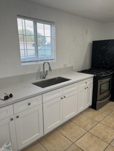 1 bed, 1 living 1 kitchen,1 bath with everything  Main Photo