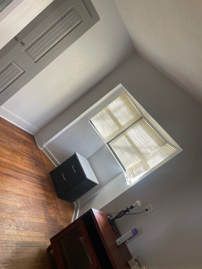 Room for rent Main Photo