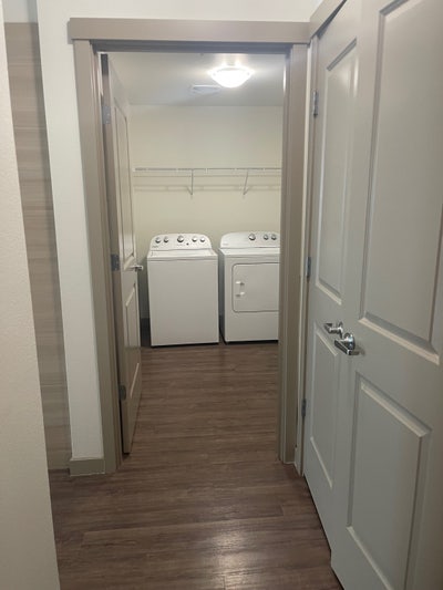 Seeking Rommate of 1 or 2  Main Photo