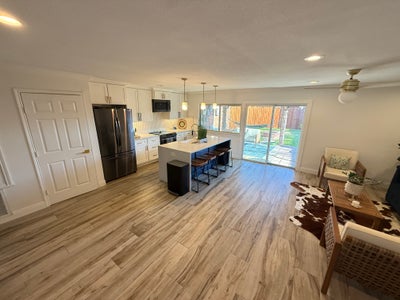 Tranquil Haven, Urban Room Main Photo