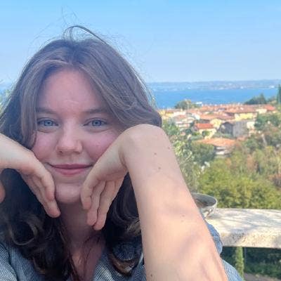 22 year old Female seeks a small or large room Main Photo