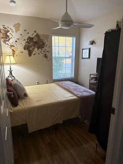 Cozy Furnished Room in Private End-Unit Villa Main Photo