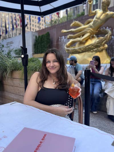 28 year old woman looking for Manhattan room Main Photo